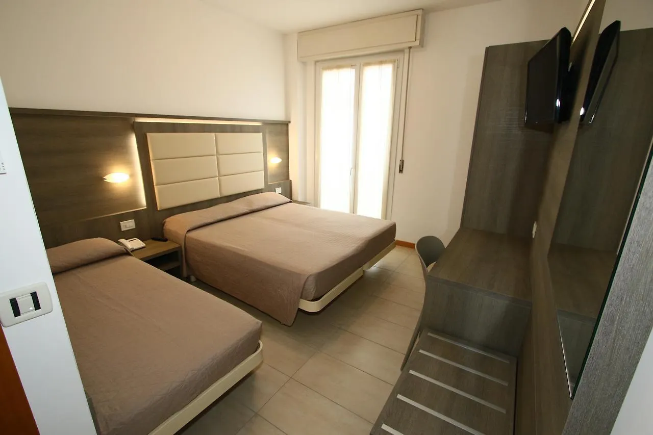 Hotel Boom Rimini 3*,