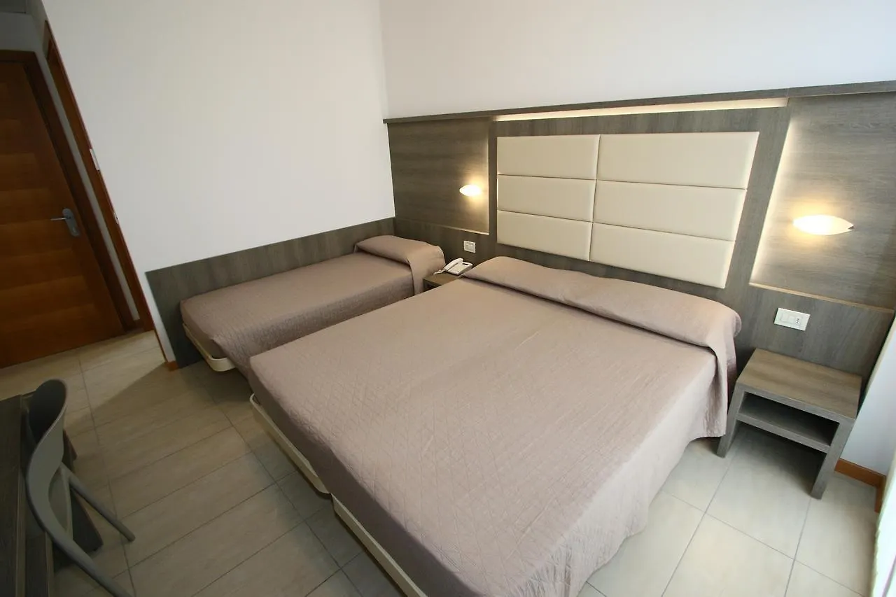 Hotel Boom Rímini 3*,  Italia